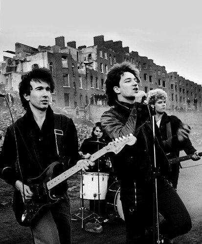 Playing and singing black - u2,